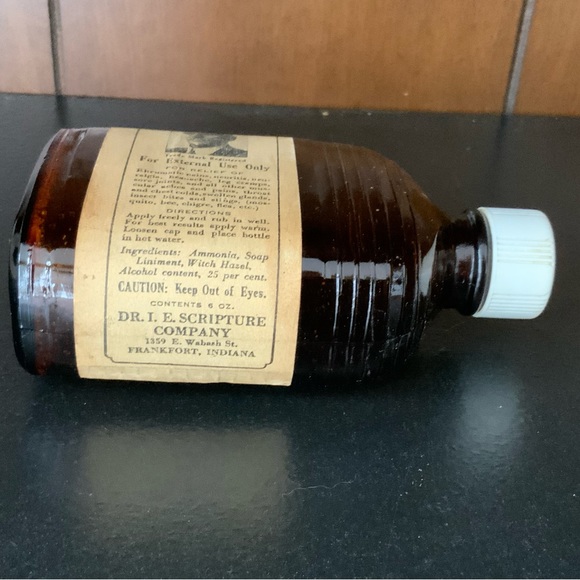 Vintage Dr. I. E. Scripture Co. Amber-colored medicine bottle - Picture 3 of 5